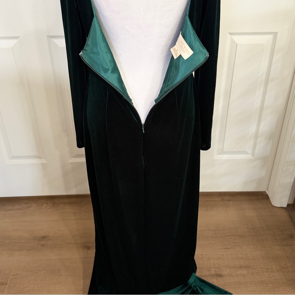 JENNY YOO Rachel Velvet Emerald Green SquareNeck Dress Gown 35" Bust Prom Bridal - Picture 5 of 16